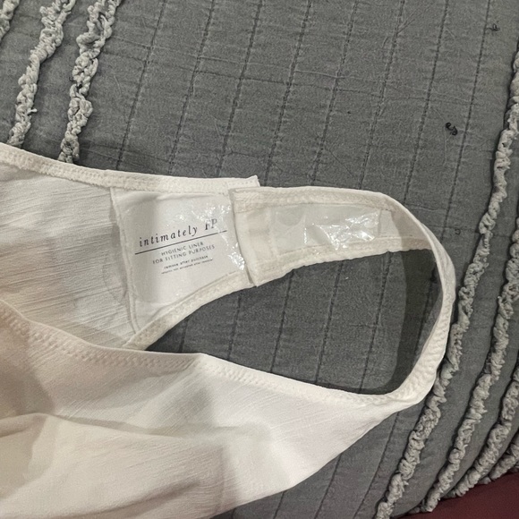 Poops V wire bodysuit in ivory - Picture 9 of 9